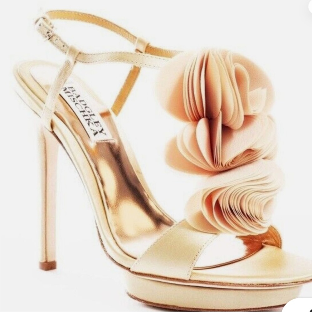 Badgley Mischka Womens Randee Ruffle Flower Ankle Strap in Gold Satin